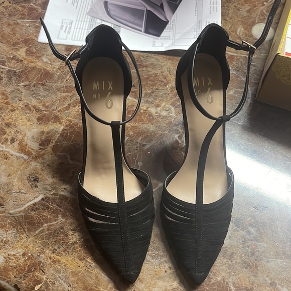 Heel’s shoes women I wore it once time with box size 8 m - Picture 6 of 11